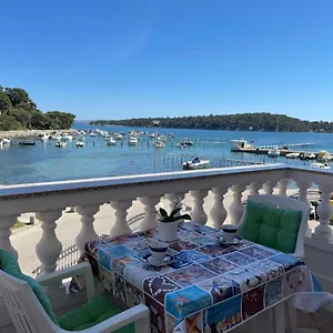 https://apartmani-ruzarija.primorje-gorskikotar.com